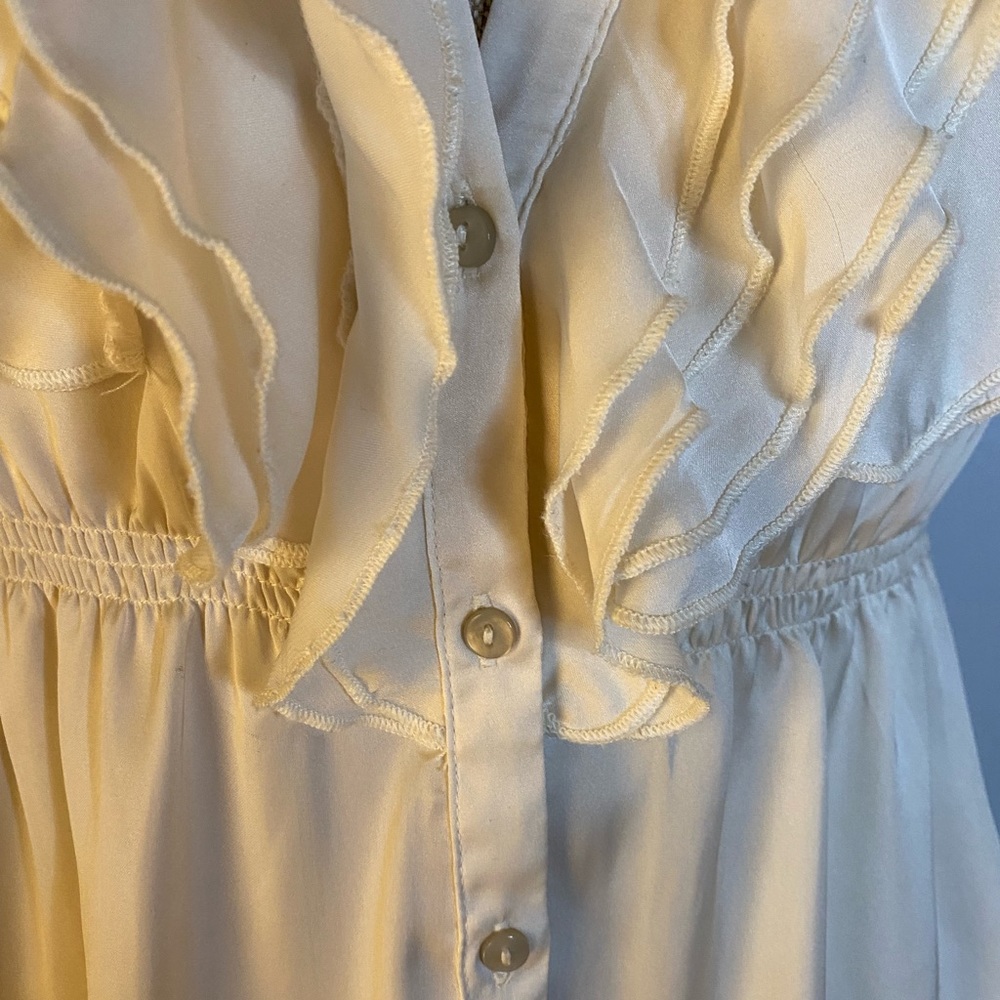 Converse Medium Ruffled Blouse - Picture 5 of 7